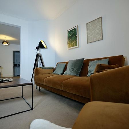 Spacious Two-Bedrooms House, Private Parking, Contractors, Relocators Oxford Exteriör bild