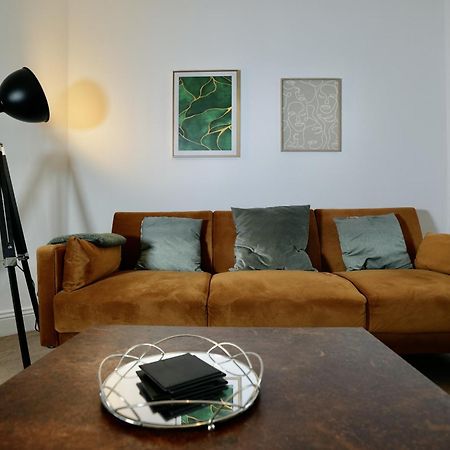 Spacious Two-Bedrooms House, Private Parking, Contractors, Relocators Oxford Exteriör bild