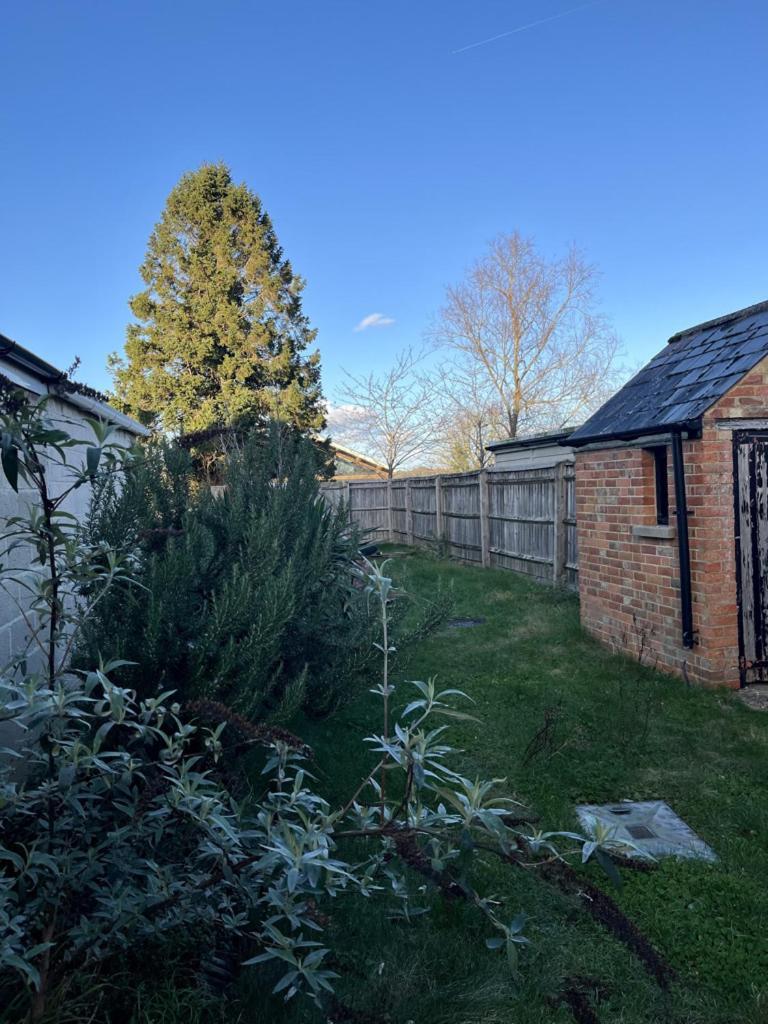 Spacious Two-Bedrooms House, Private Parking, Contractors, Relocators Oxford Exteriör bild